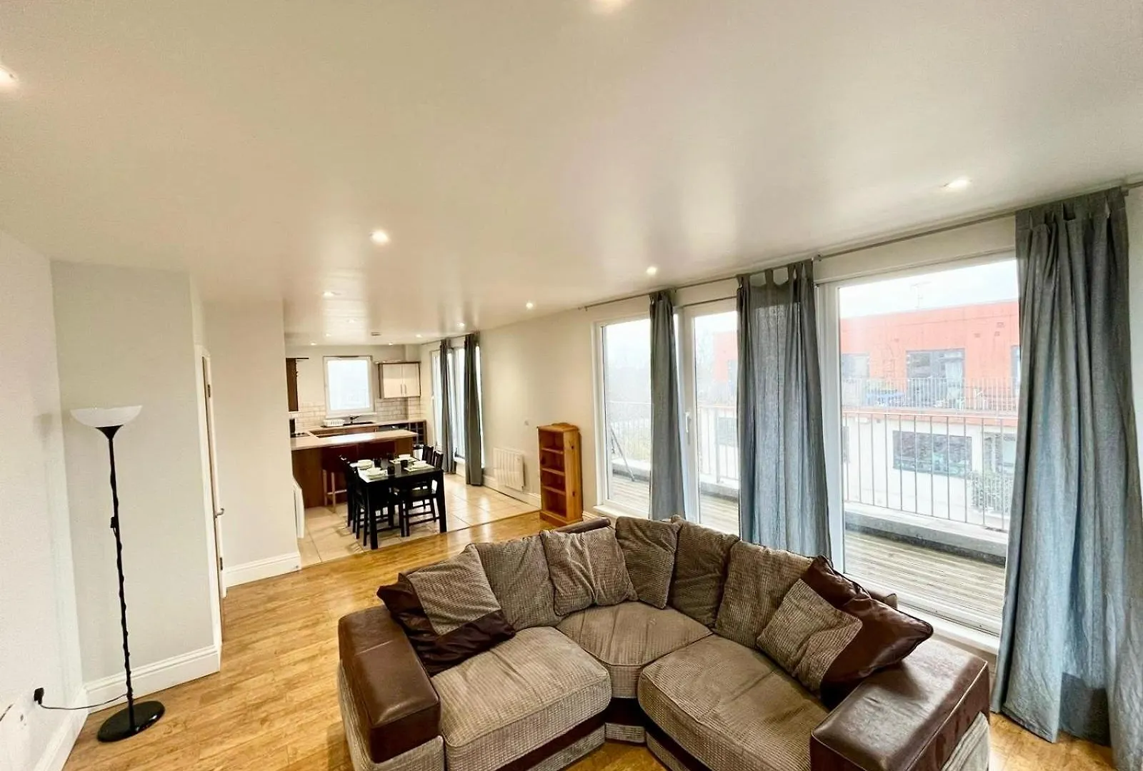Appartement London Modern Flat Near Transports 0*,