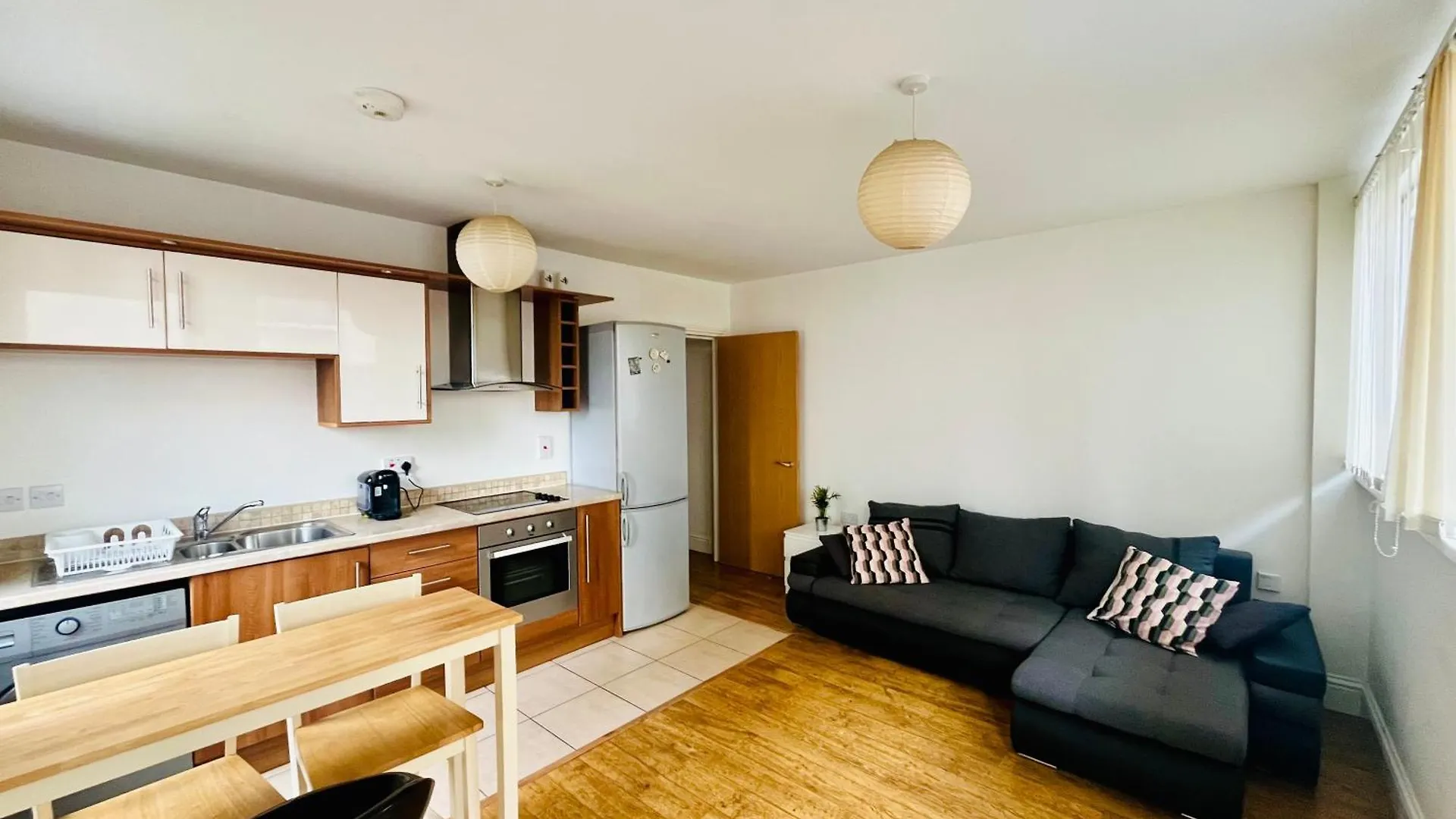 Appartement London Modern Flat Near Transports