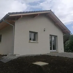 Au Fond Du Village Hébergement de vacances Bassy